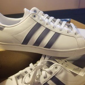 Womans Adidas shoes size 10 1/2